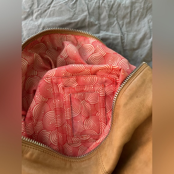 HOBO International leather adjustable crossbody bag - Picture 13 of 13